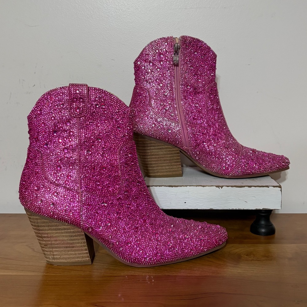 Cozzy Girl Pink Rhinestone Western Ankle Boots Pointed Toe Stacked Heel Size 7.5